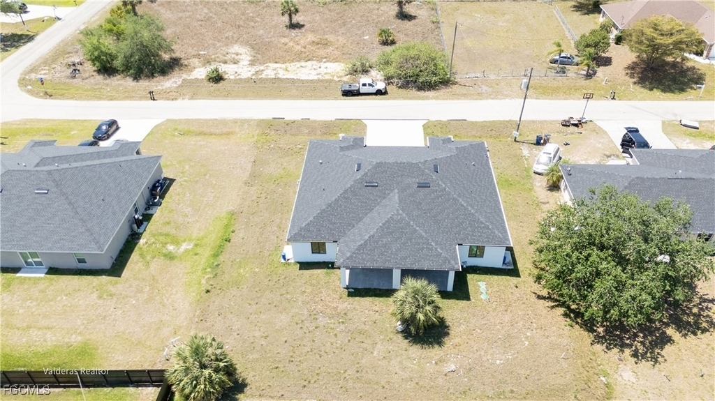 2404/2406 Crawford Avenue N - Photo 1