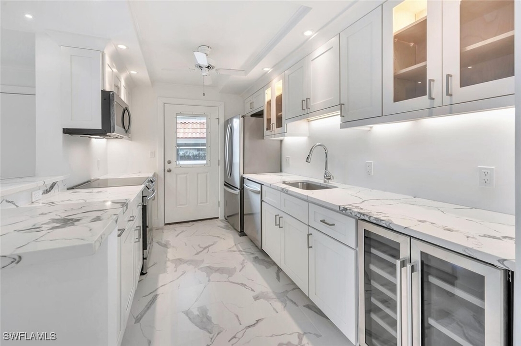 222 Harbour Drive - Photo 3