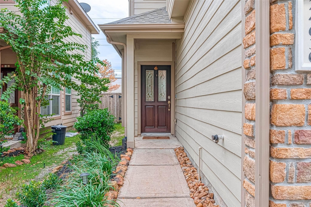 24630 Folkstone Circle - Photo 2
