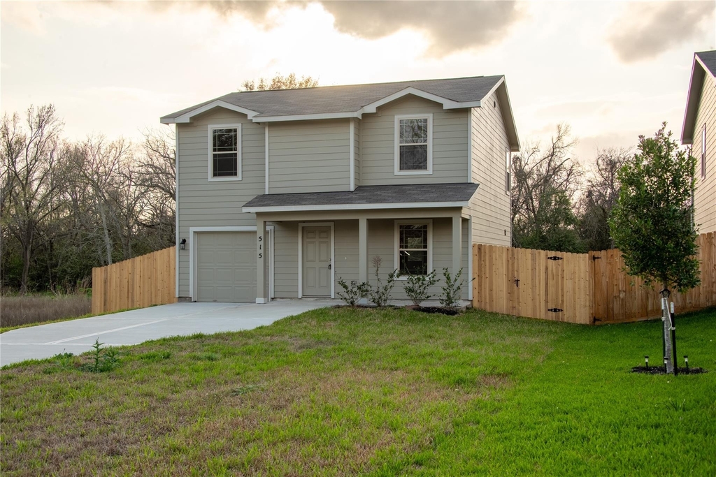 515 16th Street - Photo 1