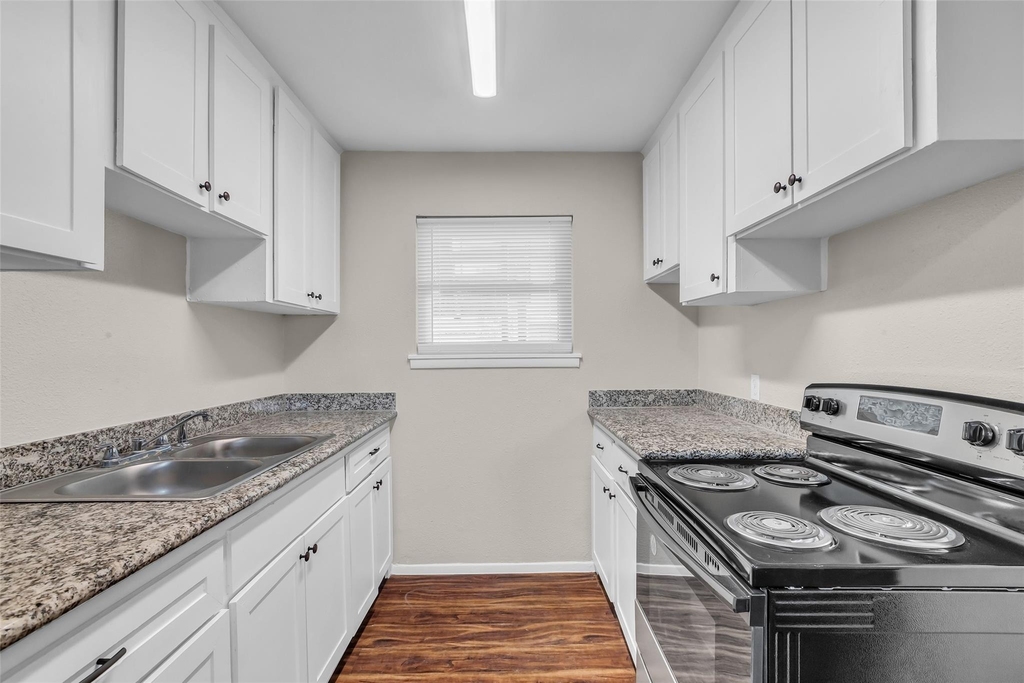 4706 Yellowstone Boulevard - Photo 17