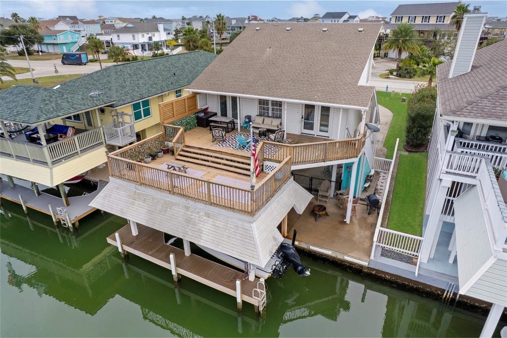 1114 Tiki Drive - Photo 0