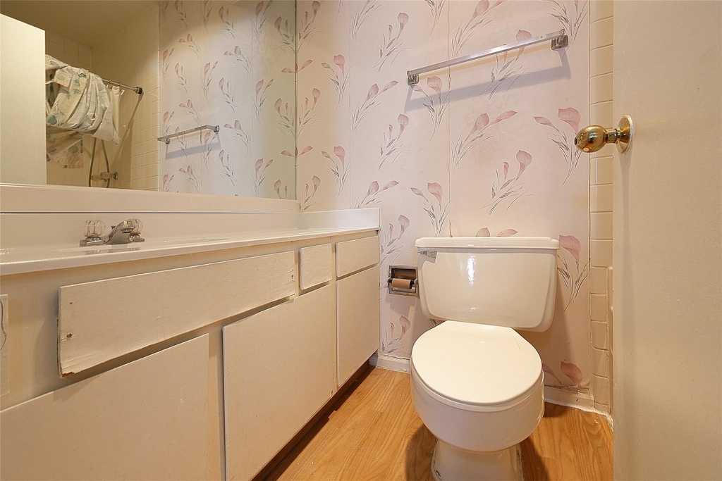 2209 S Braeswood Boulevard - Photo 7