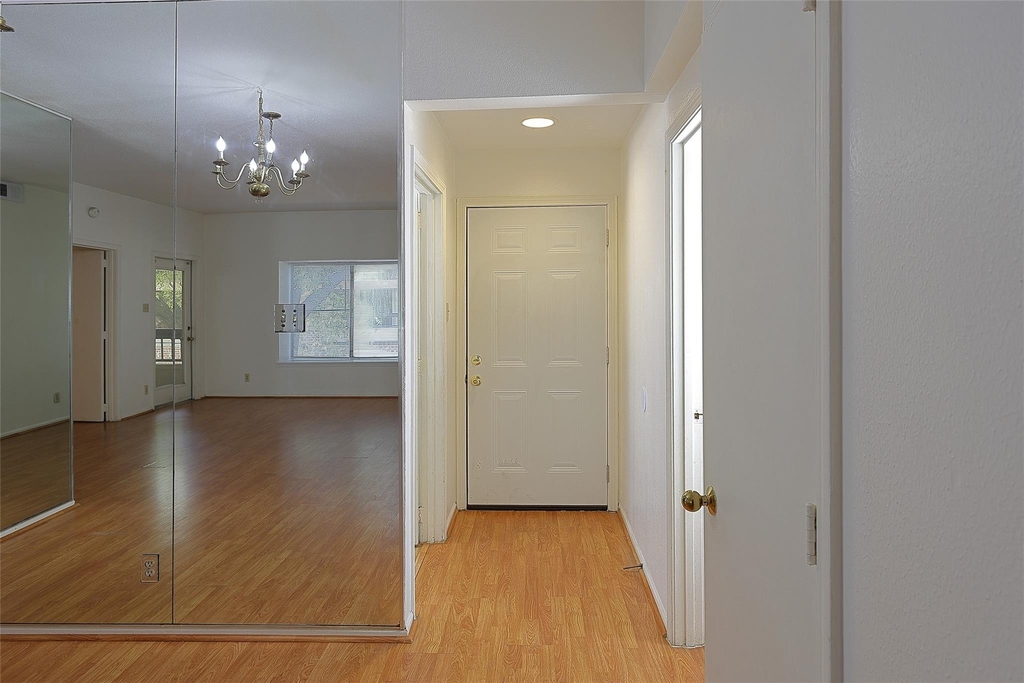 2209 S Braeswood Boulevard - Photo 9