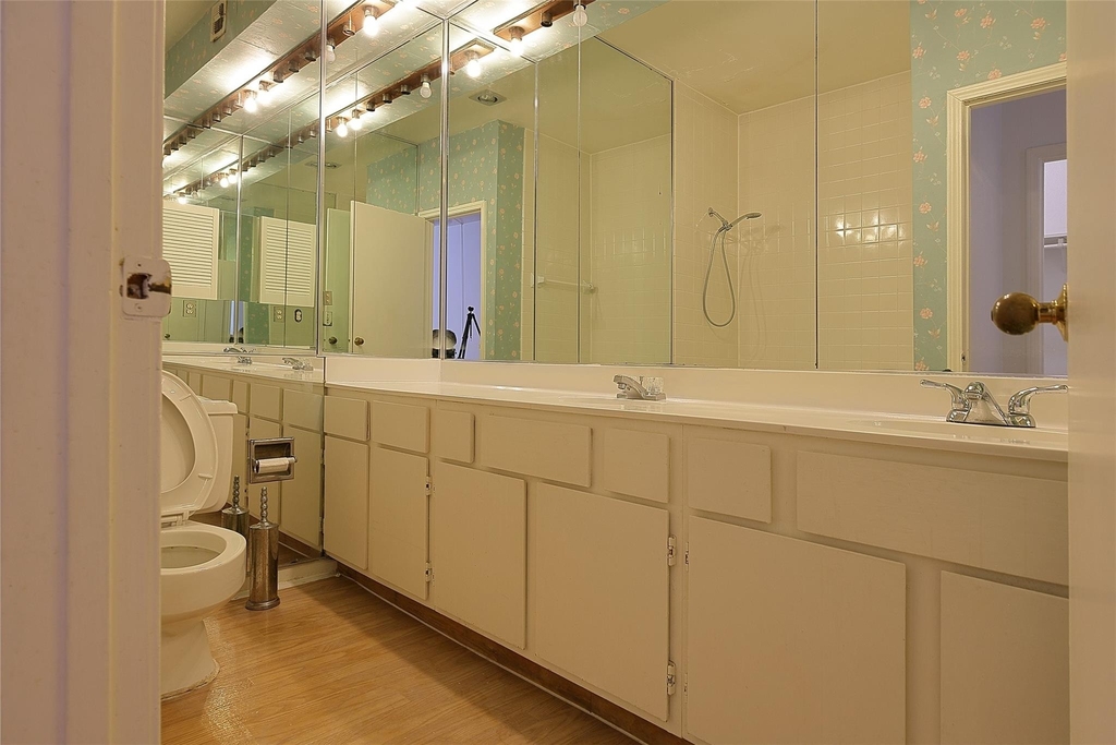 2209 S Braeswood Boulevard - Photo 5