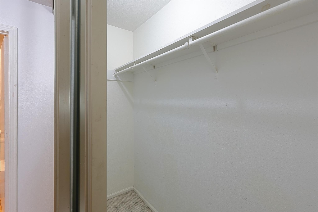 2209 S Braeswood Boulevard - Photo 8