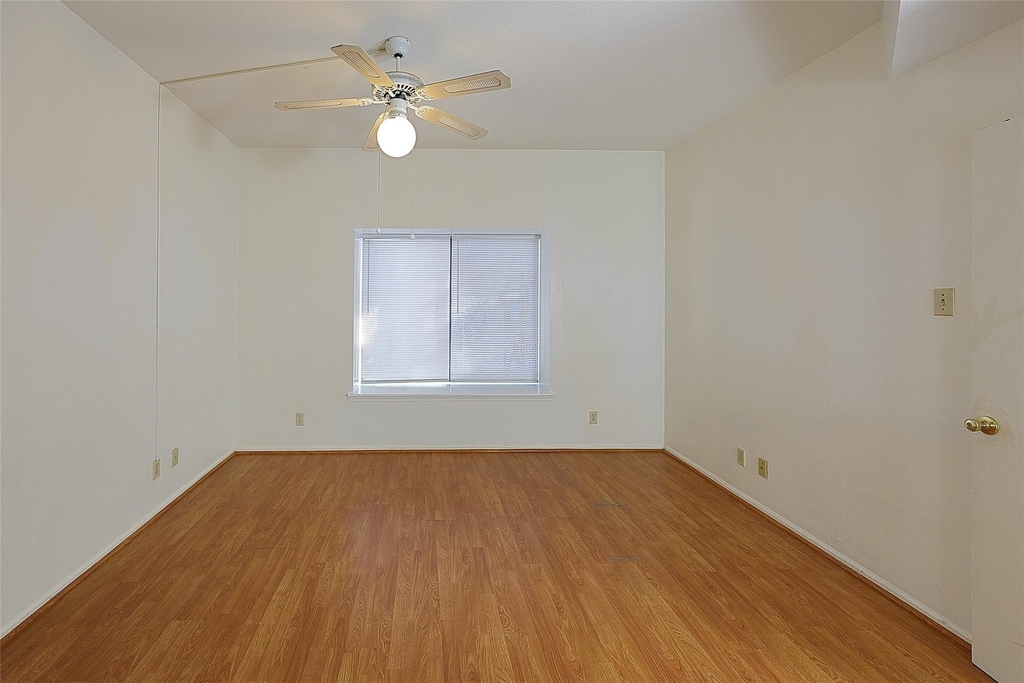 2209 S Braeswood Boulevard - Photo 6