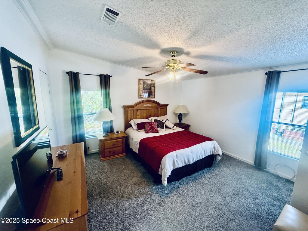 2399 Coconut Palm Drive Ne - Photo 11