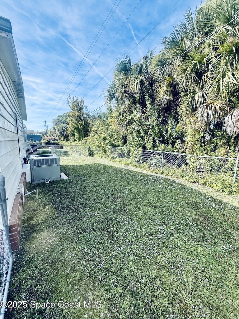 2399 Coconut Palm Drive Ne - Photo 15
