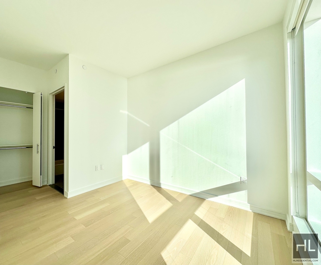 West 38th Street - Photo 3
