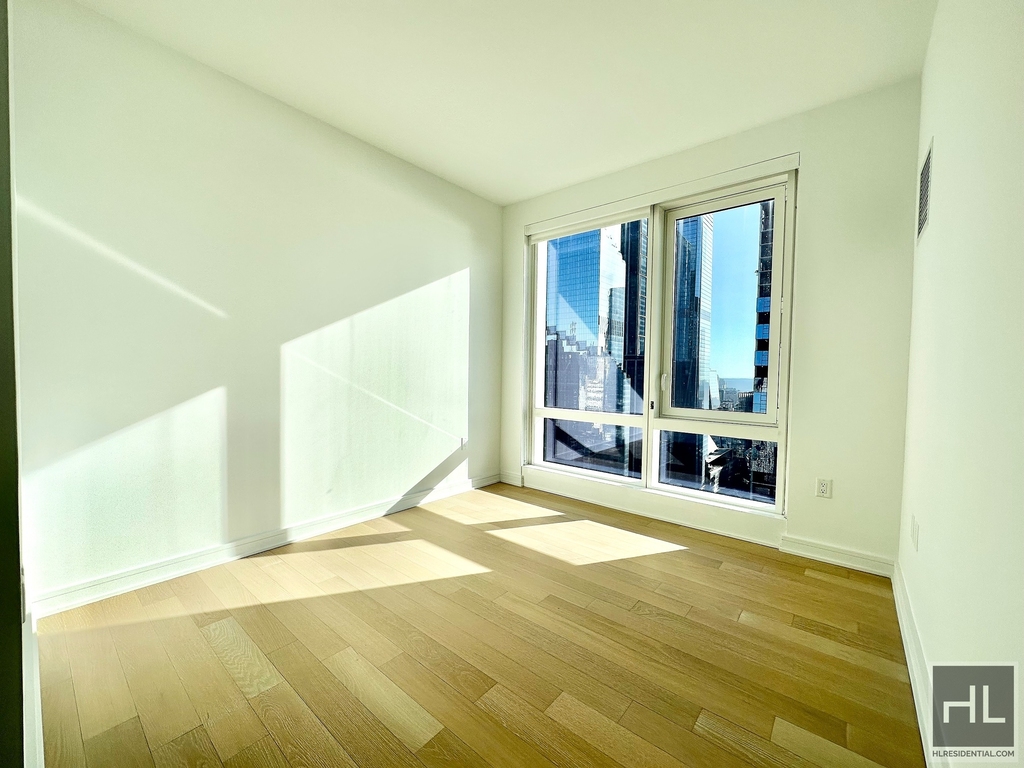 West 38th Street - Photo 1