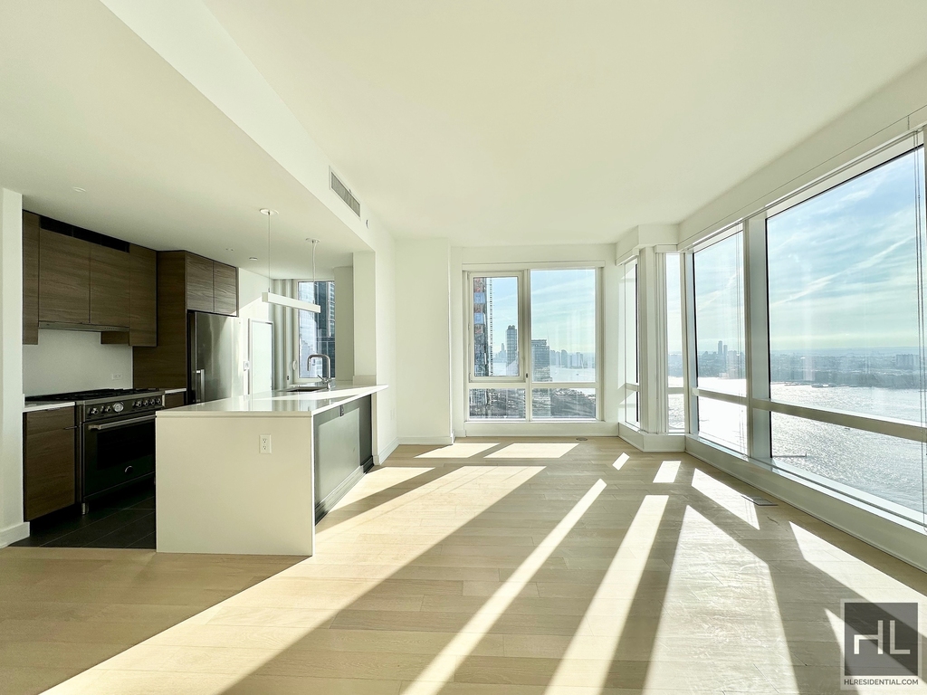 West 38th Street - Photo 0