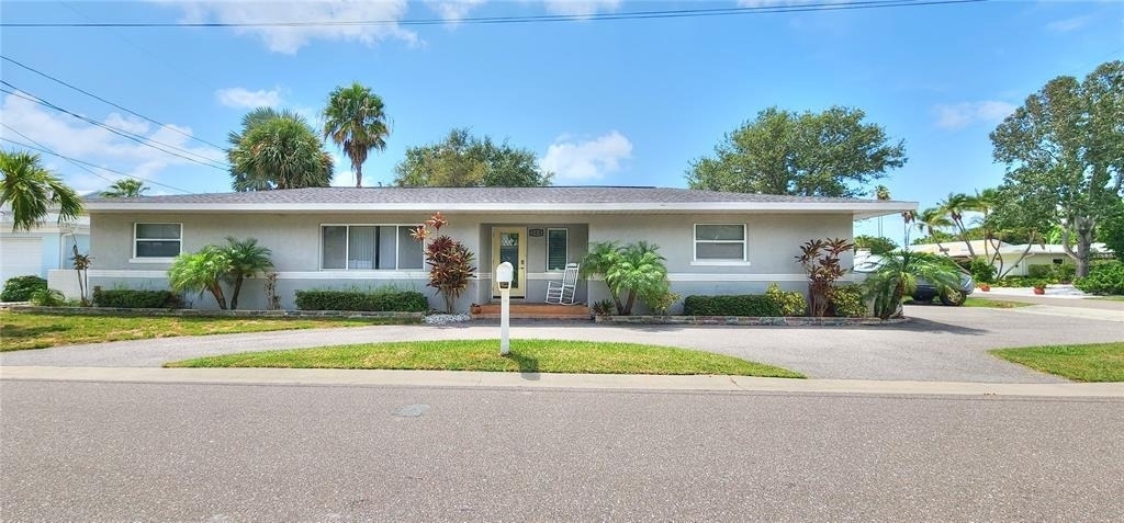 104 163rd Avenue - Photo 2