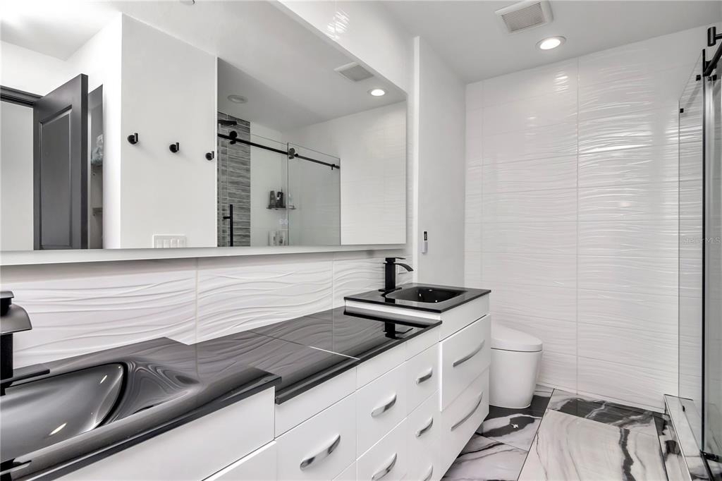 1209 E Cumberland Avenue - Photo 0