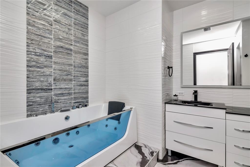 1209 E Cumberland Avenue - Photo 1