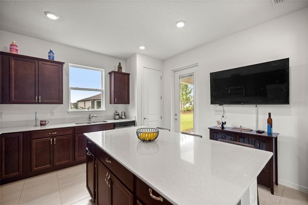 9412 Sw 53rd Place - Photo 1