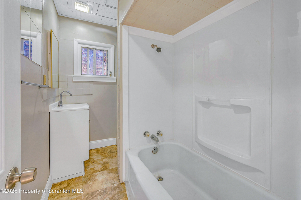 1011 Washburn Street - Photo 3