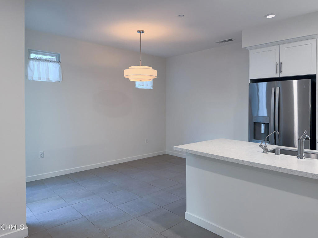 1568 E Thompson Boulevard - Photo 9