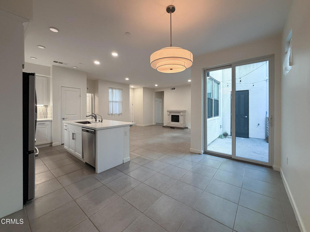 1568 E Thompson Boulevard - Photo 1