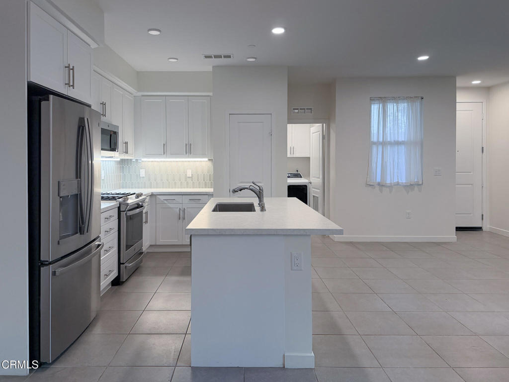 1568 E Thompson Boulevard - Photo 4