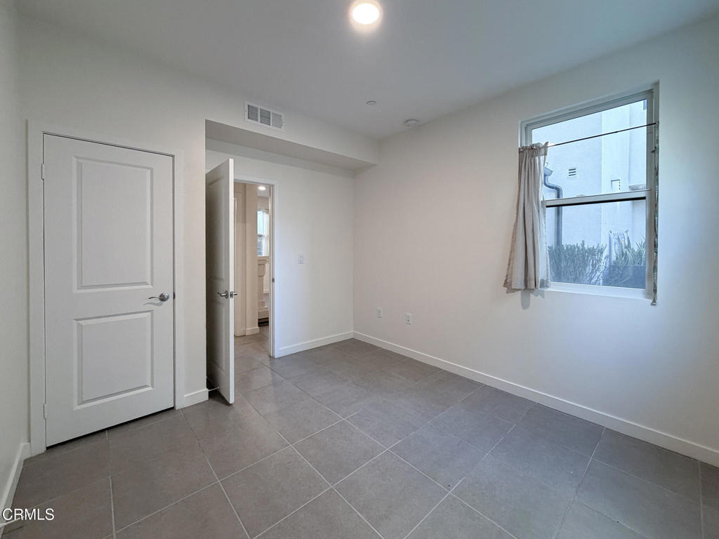 1568 E Thompson Boulevard - Photo 17