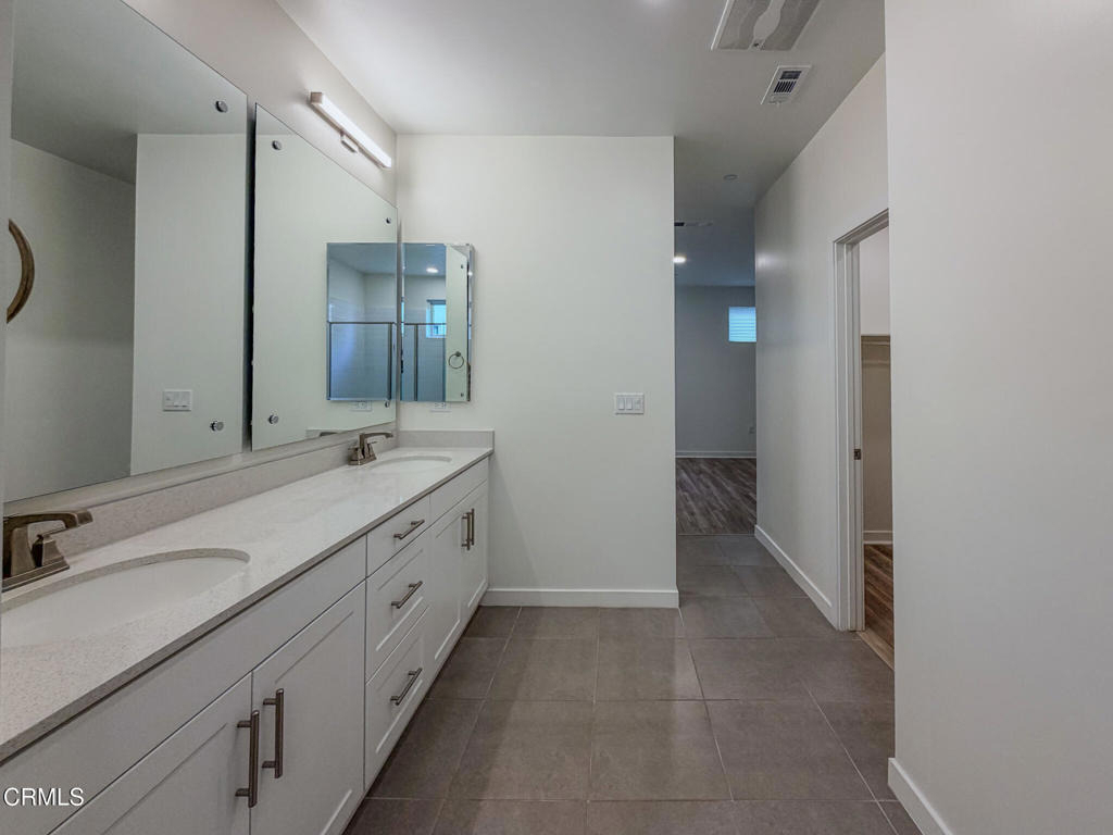 1568 E Thompson Boulevard - Photo 33