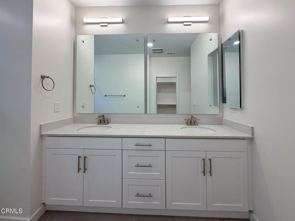 1568 E Thompson Boulevard - Photo 32