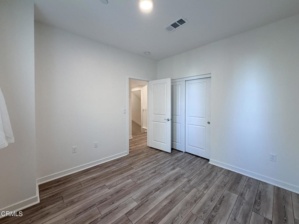 1568 E Thompson Boulevard - Photo 3