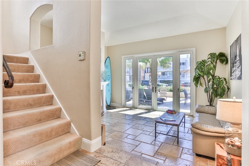 215 6th Street - Photo 4