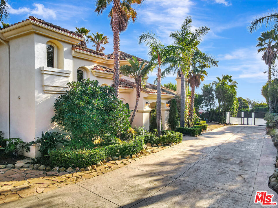 27425 Calicut Road - Photo 4
