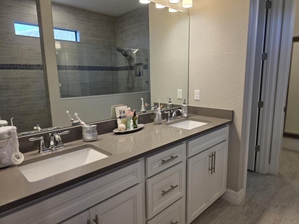 527 Se Vallarta Drive - Photo 11