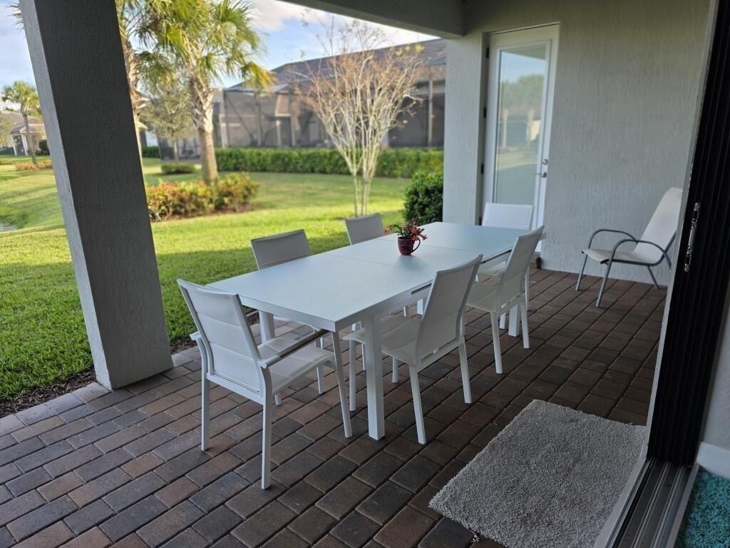 527 Se Vallarta Drive - Photo 26