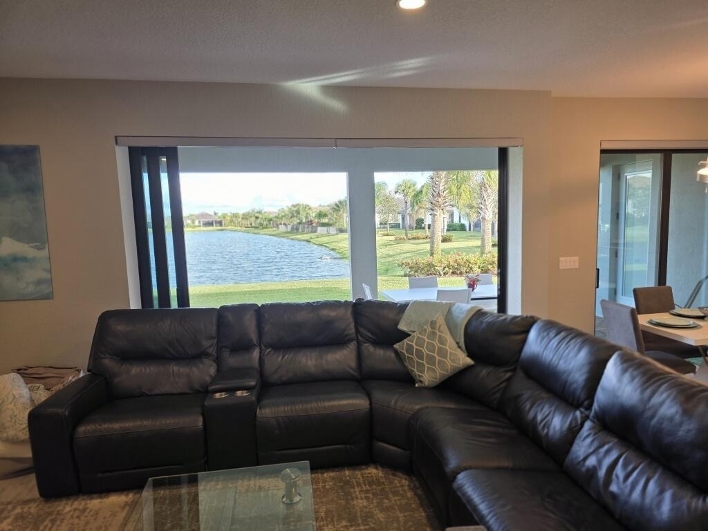 527 Se Vallarta Drive - Photo 21