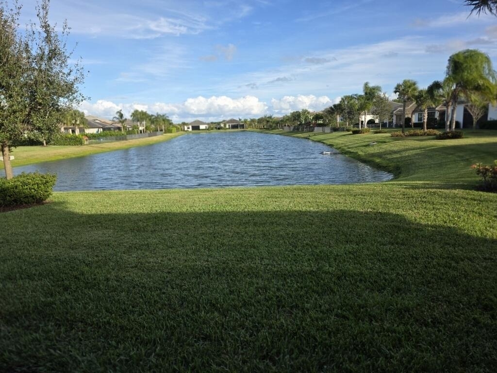 527 Se Vallarta Drive - Photo 24