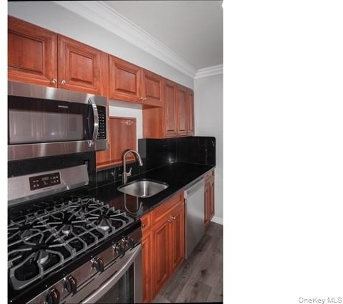 465 Lake Pointe Court - Photo 1