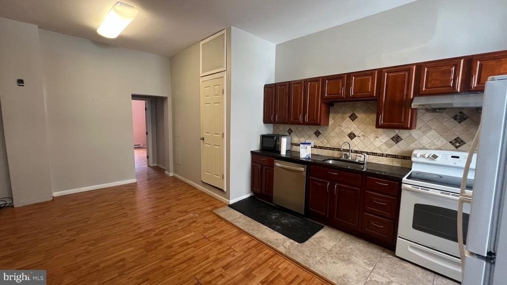 1115 Walnut Street - Photo 1