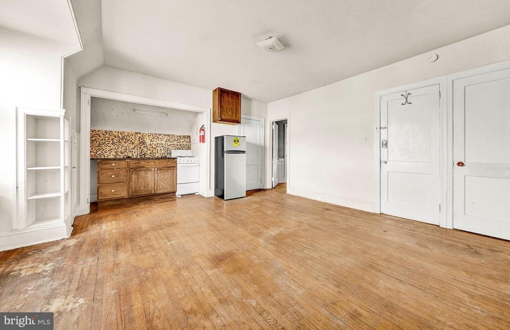 1020 W Main Street - Photo 4