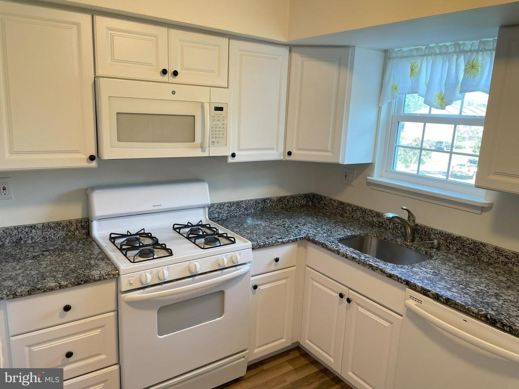 4513-15 Rosemarie Drive - Photo 4