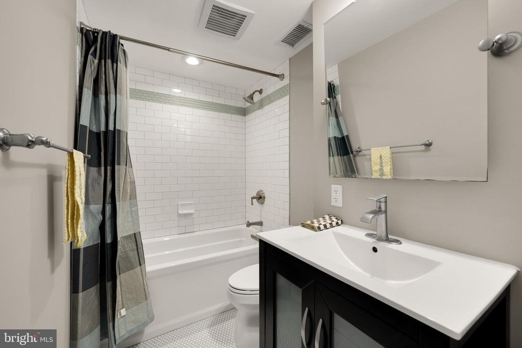 1135 6th Street Nw - Photo 24