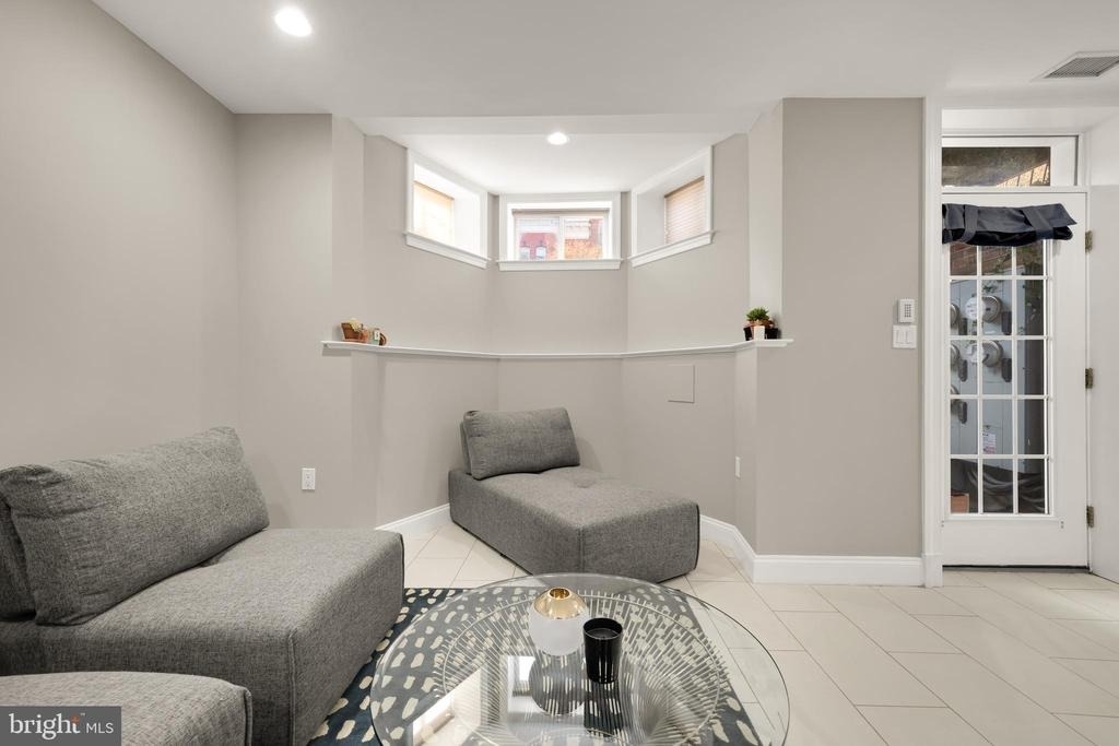 1135 6th Street Nw - Photo 6