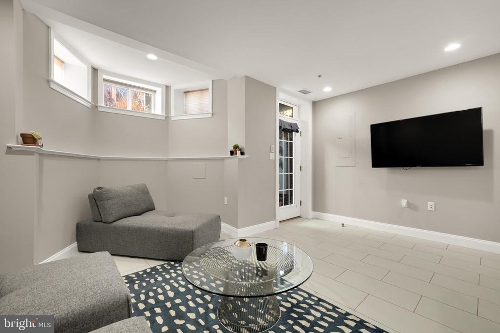 1135 6th Street Nw - Photo 7