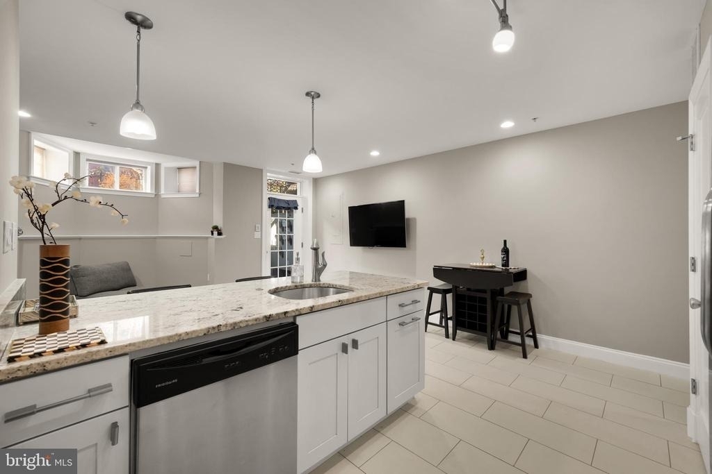 1135 6th Street Nw - Photo 14