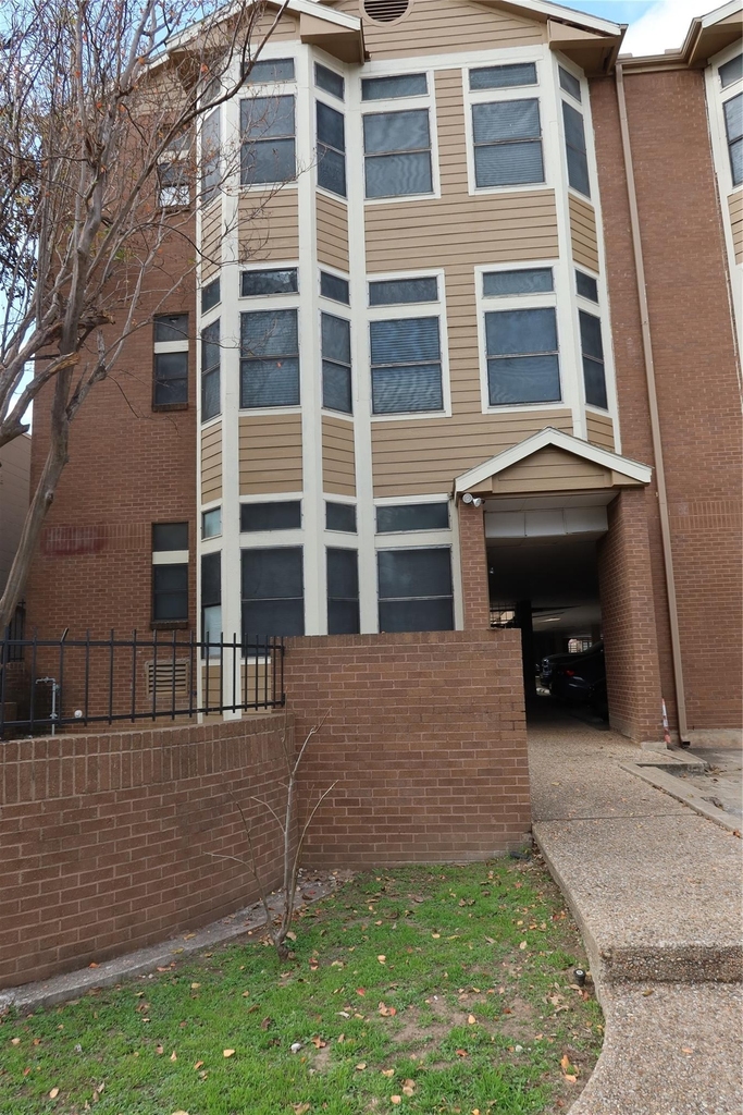 2802 Nueces St - Photo 1