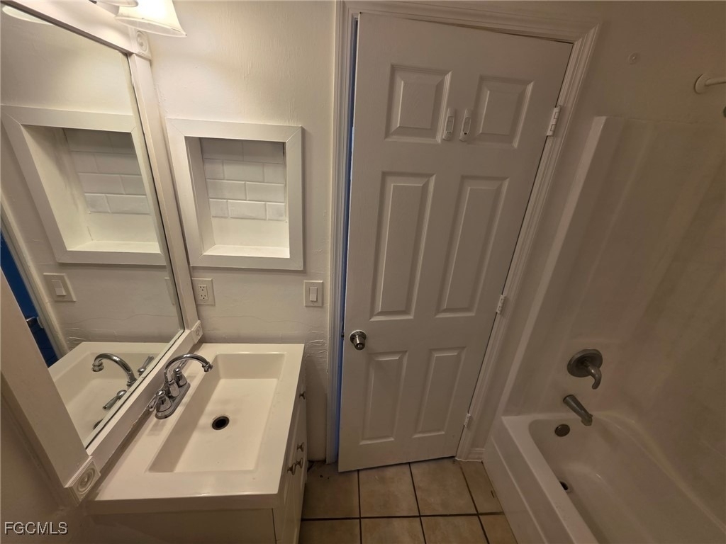 1248 Columbus Boulevard - Photo 2