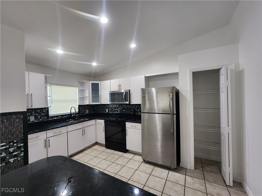 1248 Columbus Boulevard - Photo 2