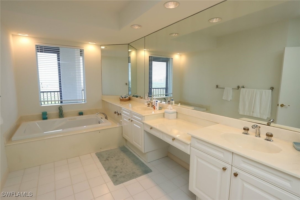 8990 Bay Colony Drive - Photo 18