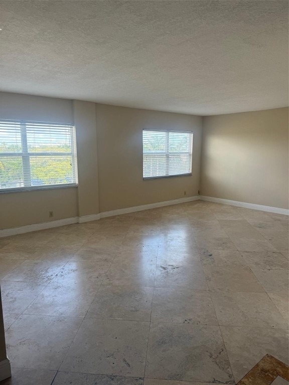 2555 Ne 11th Street - Photo 1