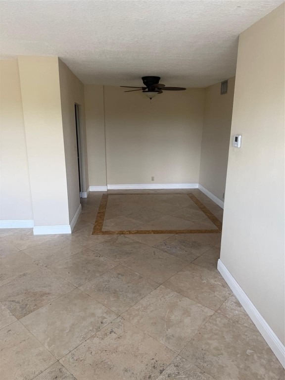 2555 Ne 11th Street - Photo 2