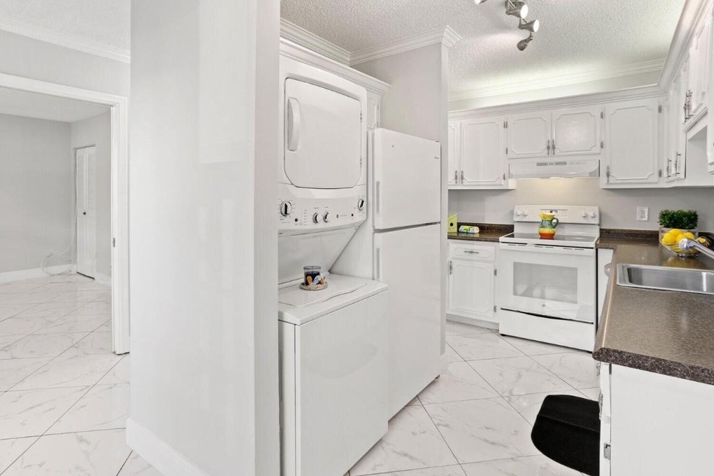2480 Juniper Drive - Photo 5