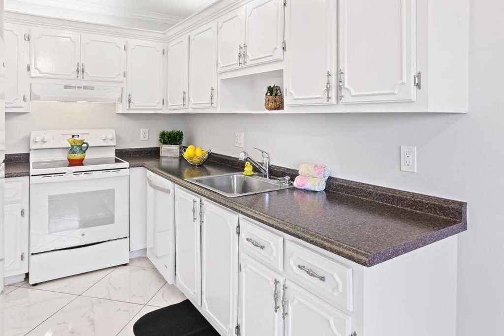2480 Juniper Drive - Photo 3